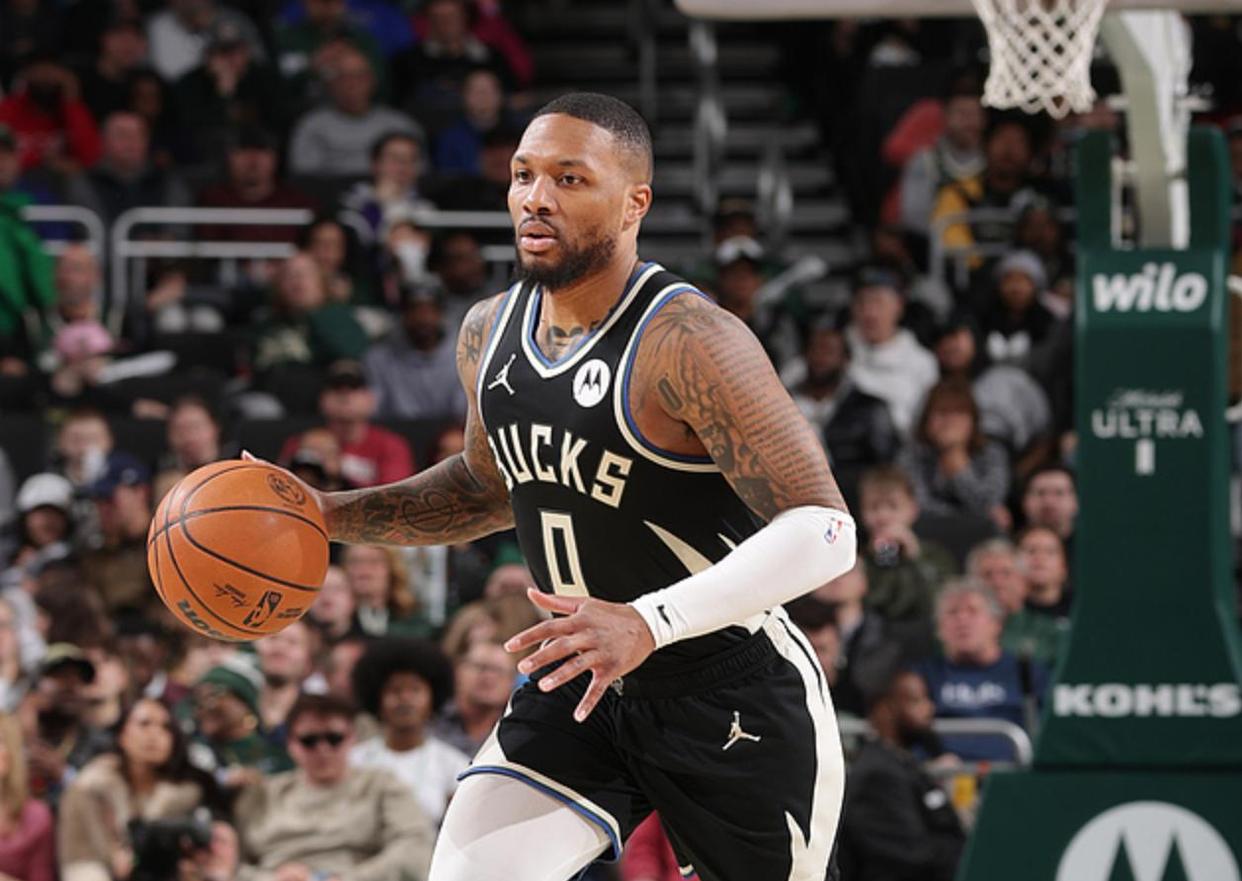 LOL电竞动态-雄鹿B队力克快船，西蒙斯打破历史纪录的简单介绍