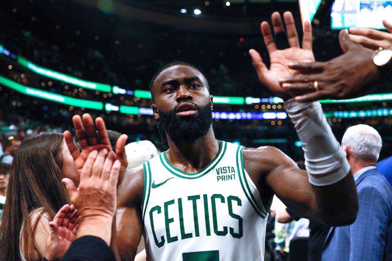 包含76人血洗凯尔特人B队，福克斯爆发神勇的词条