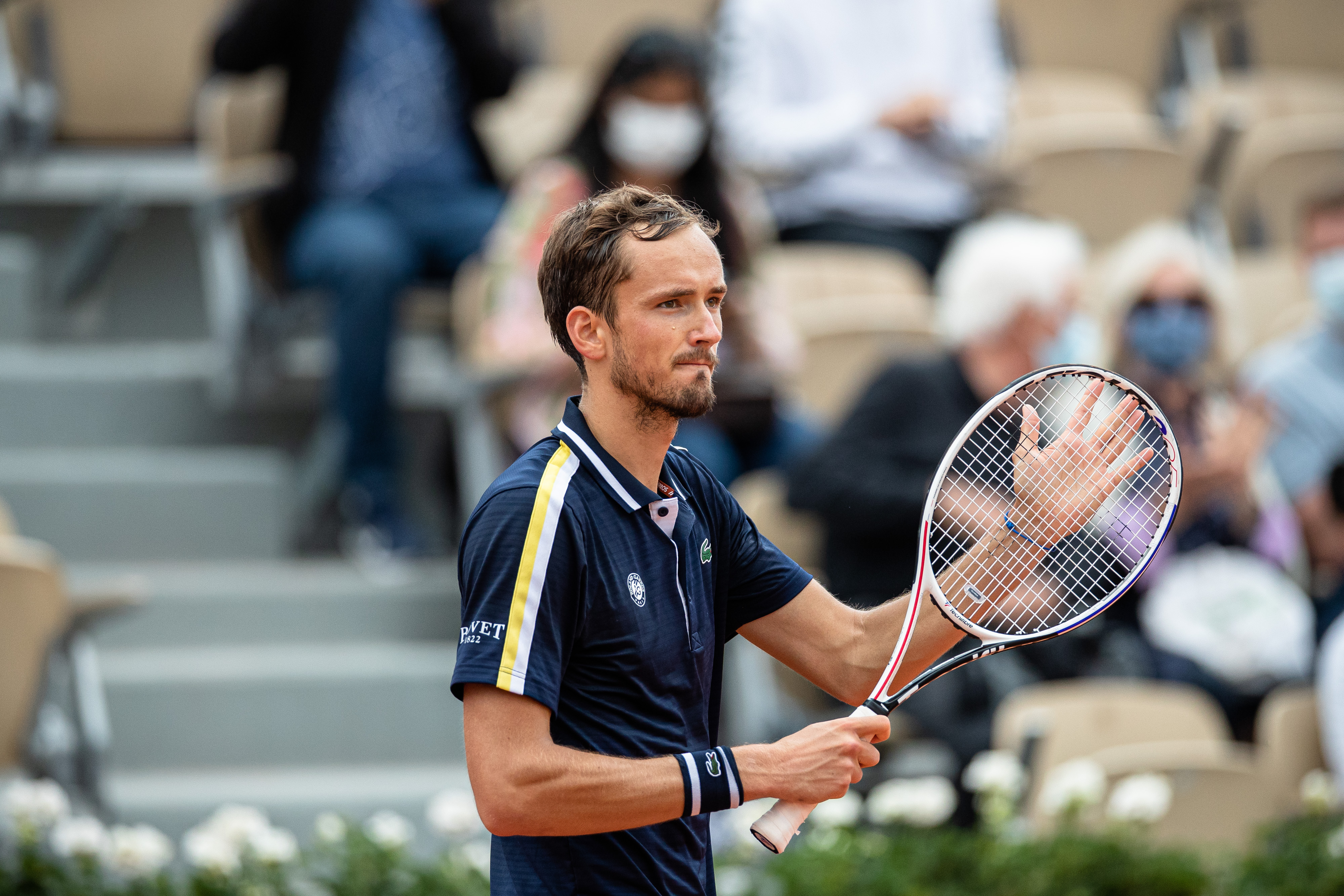 lpl竞猜-日本网球队轻取世界网球队，梅德韦杰夫绝境逆转的简单介绍