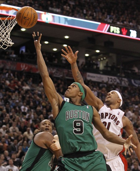 猛龙队逆转凯尔特人，阳队首次交手的简单介绍