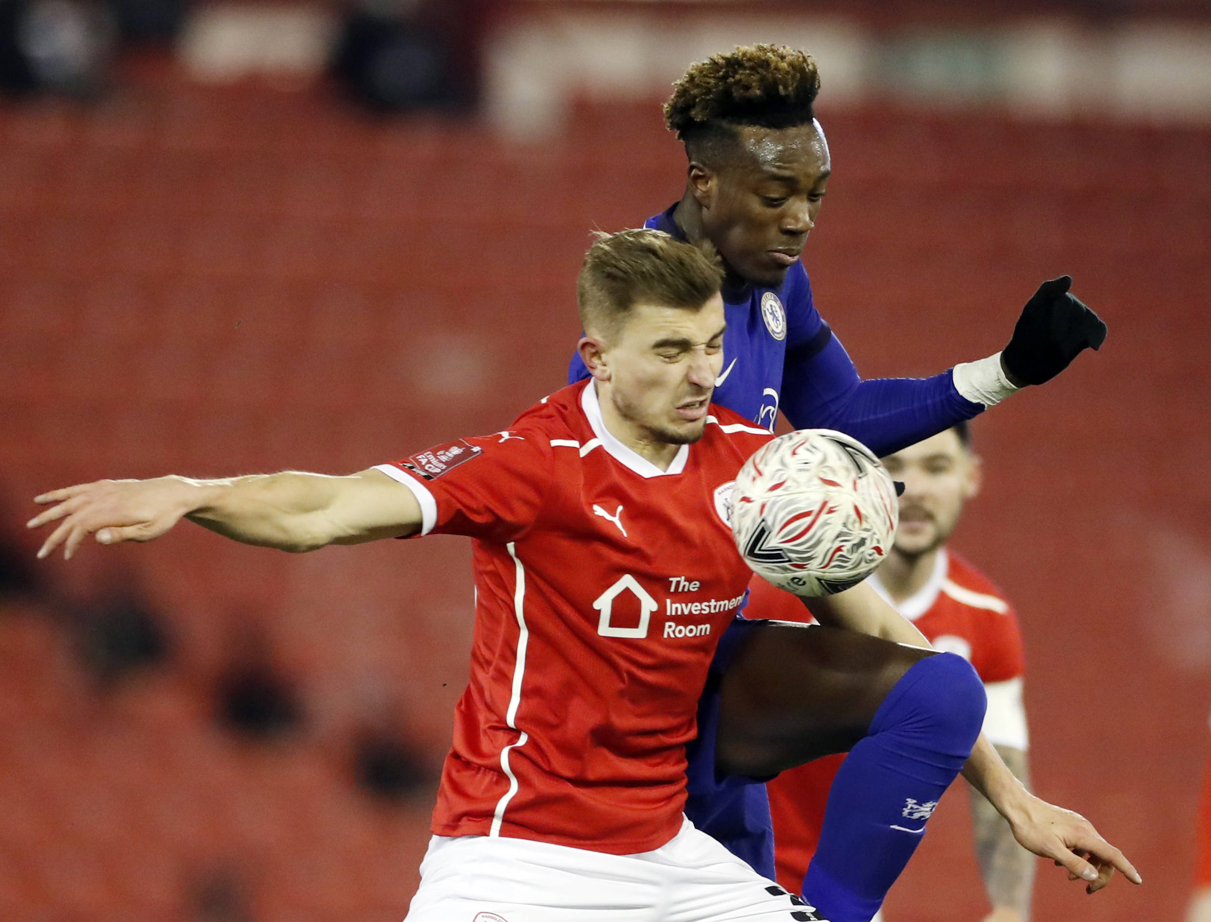 关于巴恩斯利客场大获胜利,实现总冠的信息 关于巴恩斯利客场大获胜利,实现总冠的信息