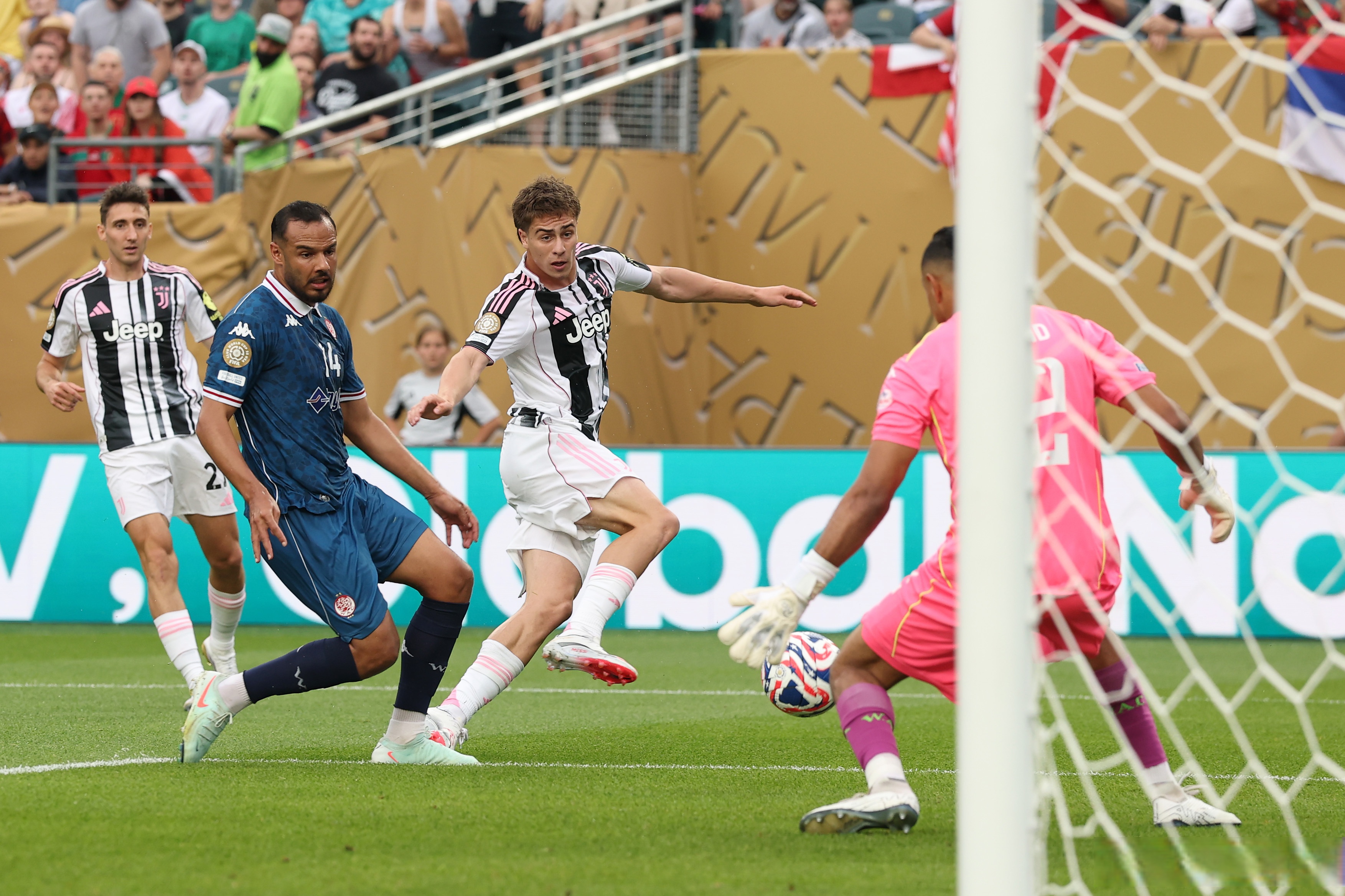 尤文图斯官方宣布续约功臣,球迷欢呼的简单介绍 尤文图斯官方宣布续约功臣,球迷欢呼的简单介绍