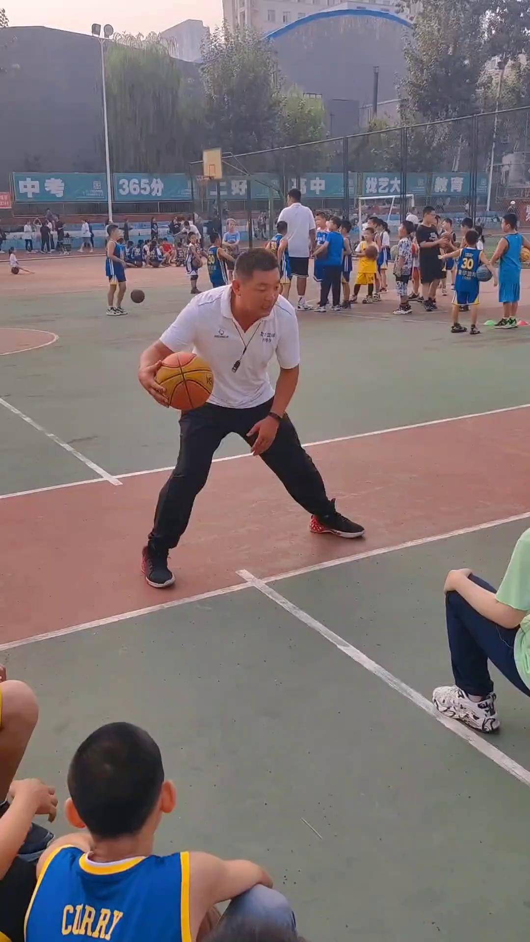 篮球训练营邀请知名教练授课的简单介绍 篮球训练营邀请知名教练授课的简单介绍