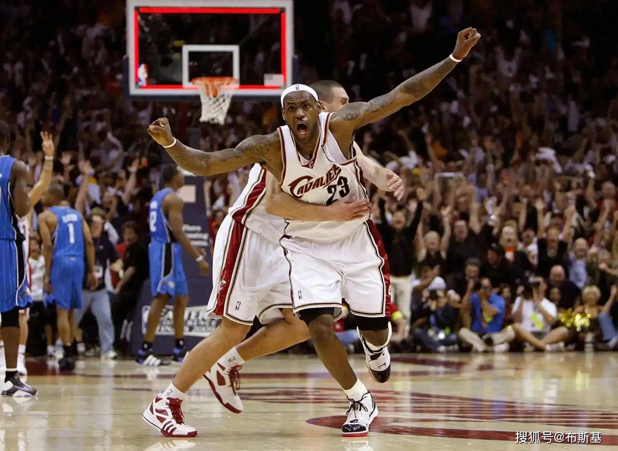 骑士险胜北京队,詹姆斯点燃赛场的简单介绍 骑士险胜北京队,詹姆斯点燃赛场的简单介绍