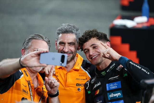 包含迈凯伦绝杀索伯车队，诺里斯关键制胜的词条