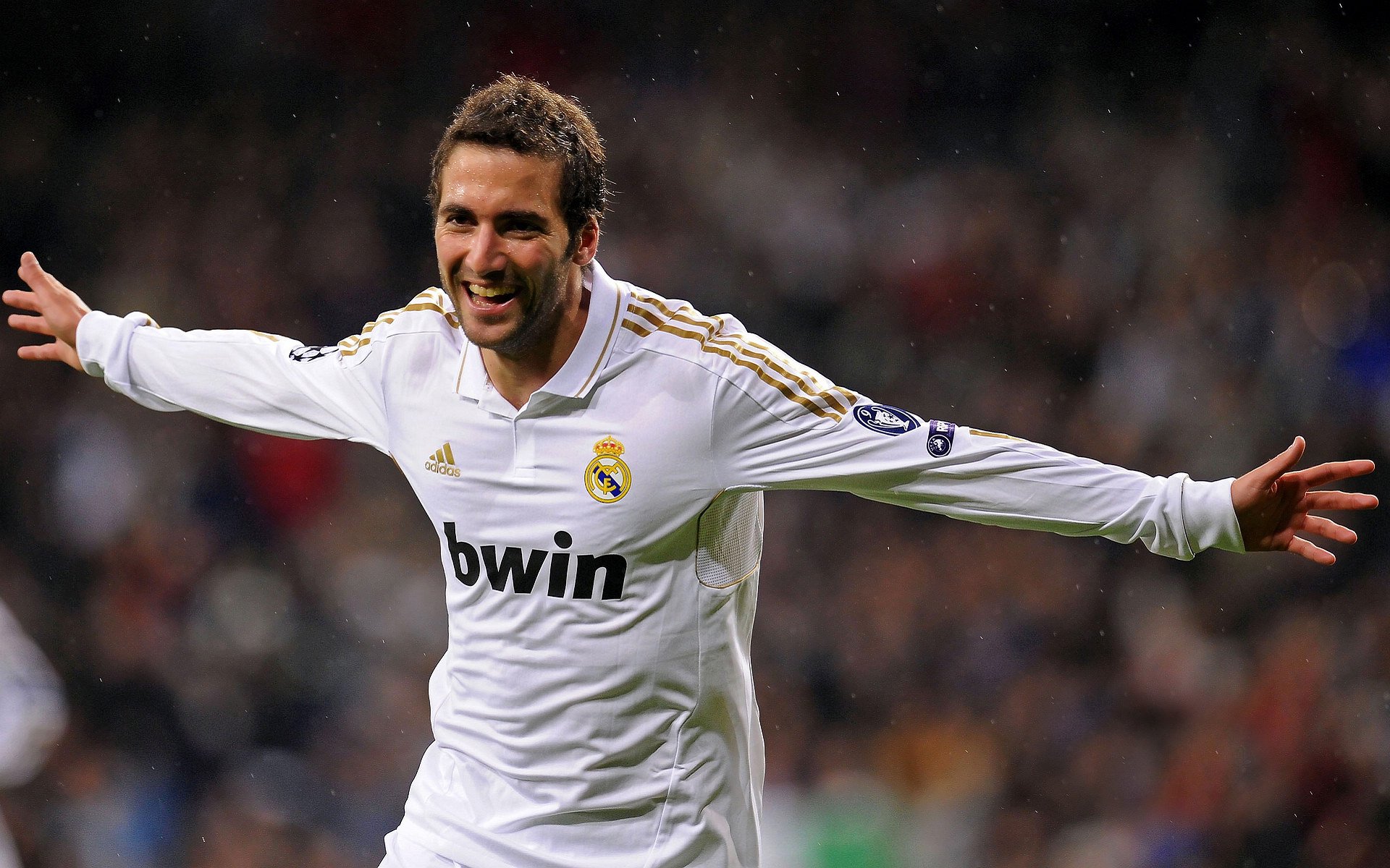 绿茵双城记,奥斯梅恩德比封神,AC米兰冰岛绝境重生