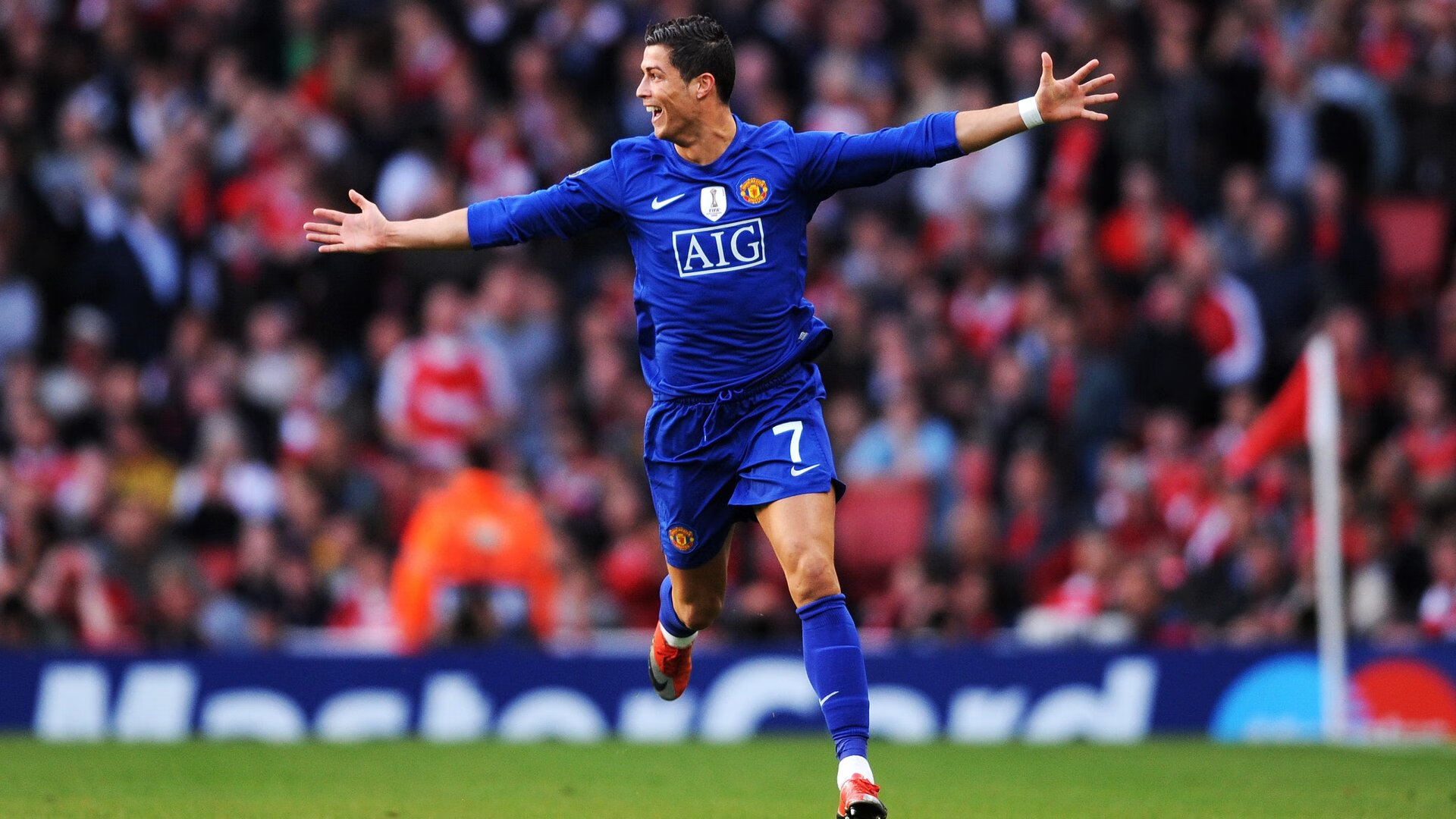 从瑞士逆转波兰到卡塞米罗扛起全队，足球场上的唯一性如何炼成？